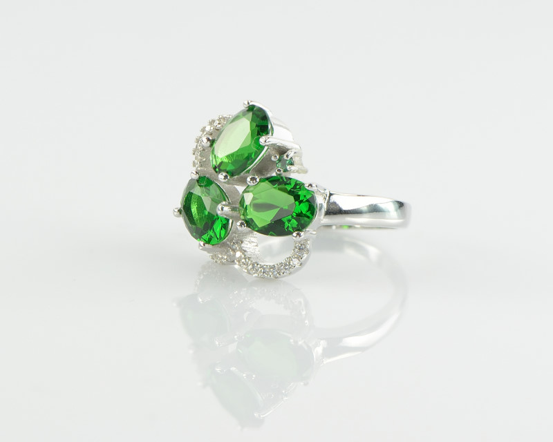 Inel din Argint 925 decorat cu zircon verde si alb